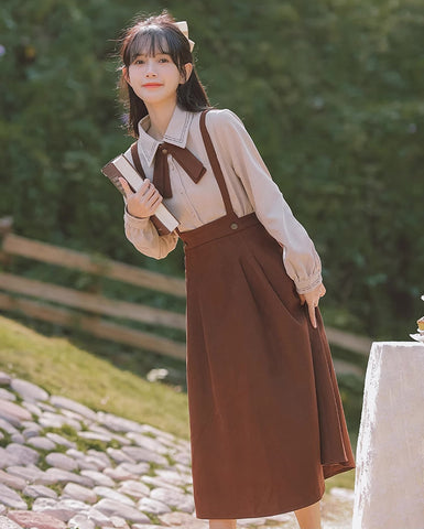 Hosenträgerrock / Bluse aus Cord-Wildleder