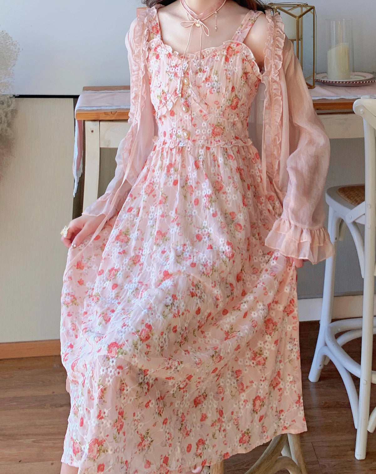 Vestido camisola floral con estampado de taza de té