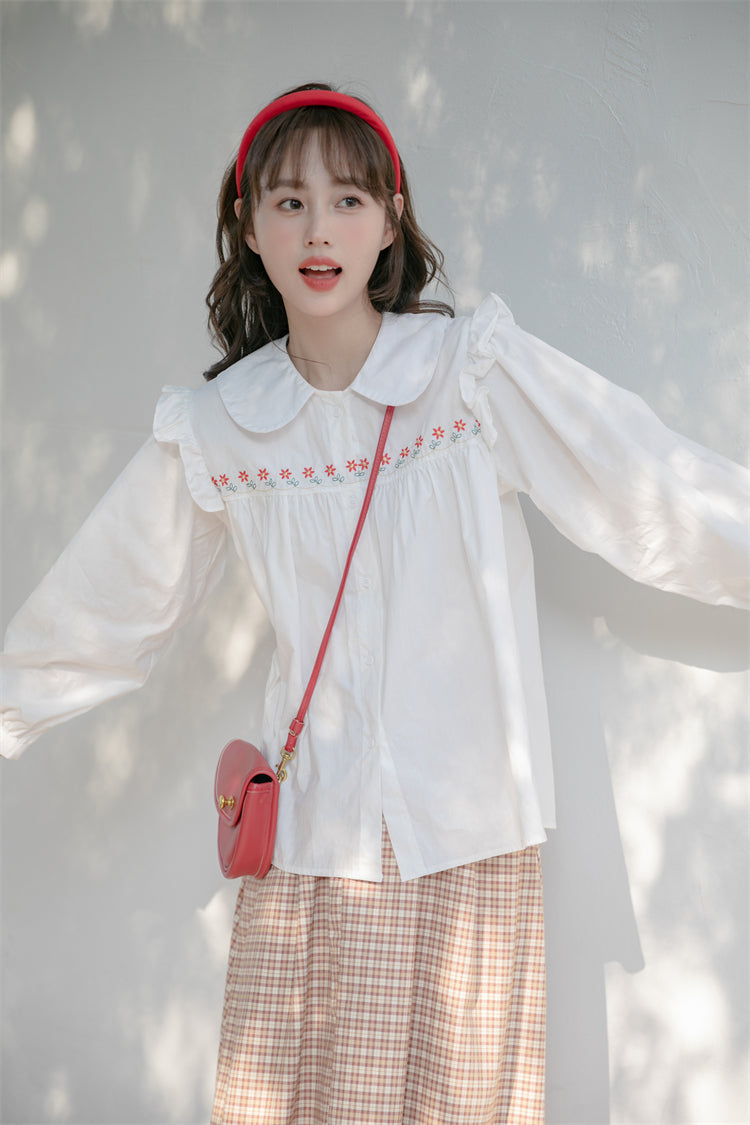 Camisa con botones y bordado de cadena de margaritas