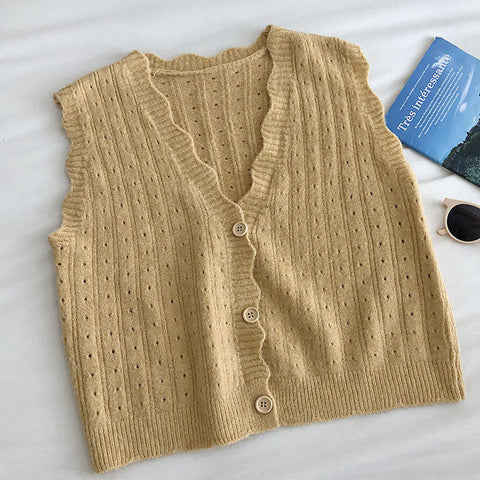 Scallop Trim Vest