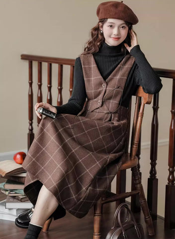 Vestido tipo pichi con chaleco a cuadros