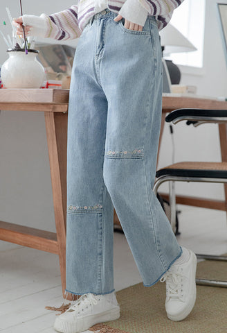 Jeans mit Daisy Chain-Stickerei