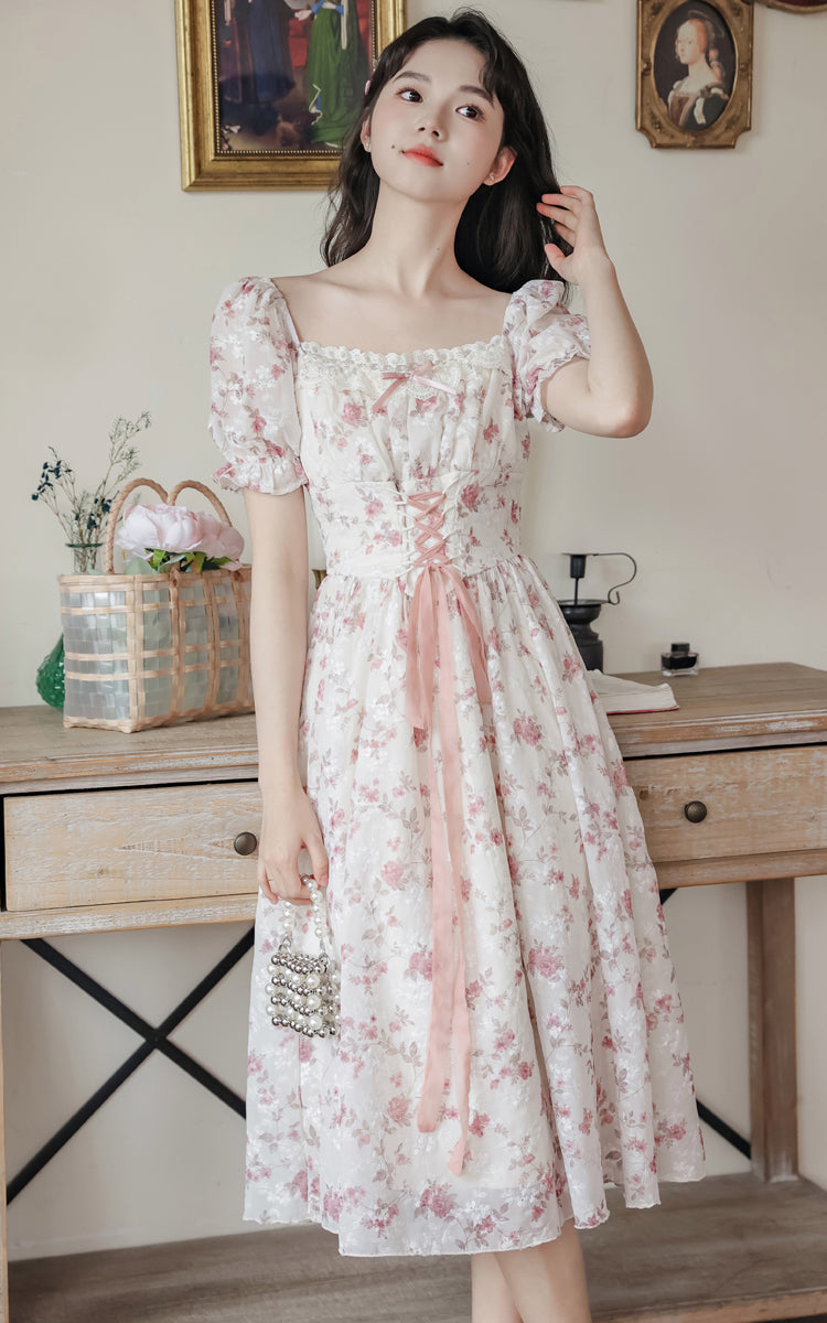 Vestido con encaje de flor de cerezo