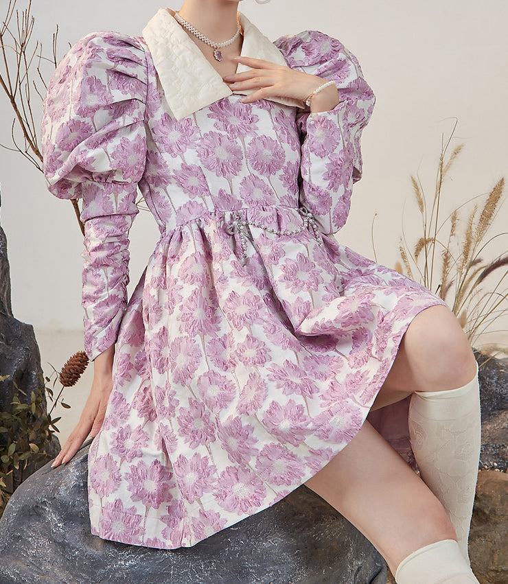 Vestido de jacquard con margaritas y mangas abullonadas