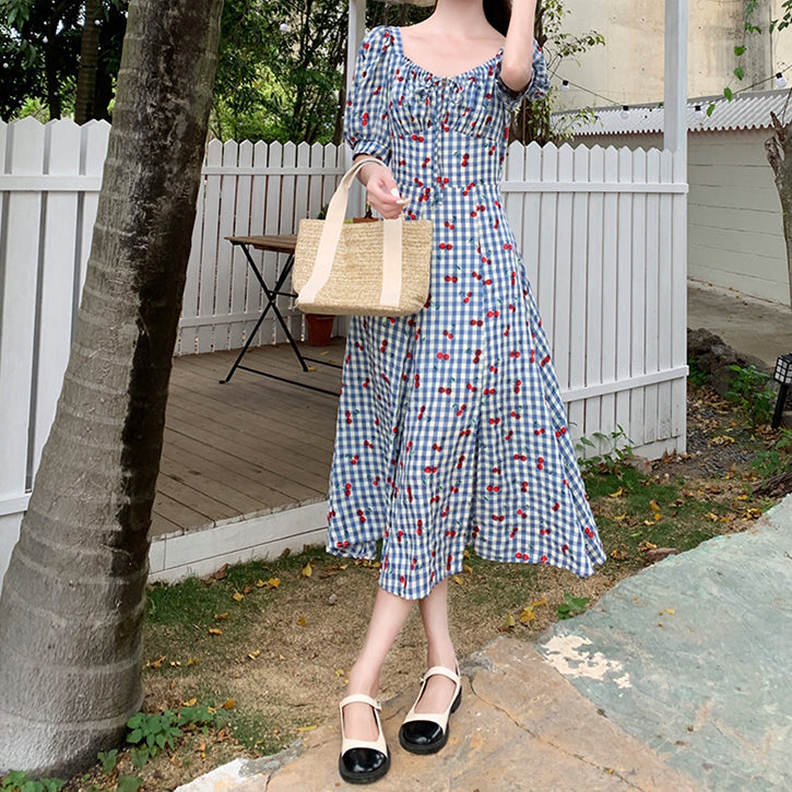 Vestido midi de cuadros escoceses de cereza