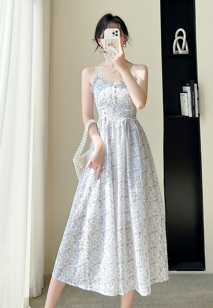 Vestido camisola con cordones y flores de mayo