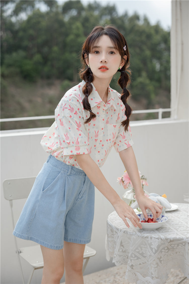 Camisa corta con botones de conejito rosa