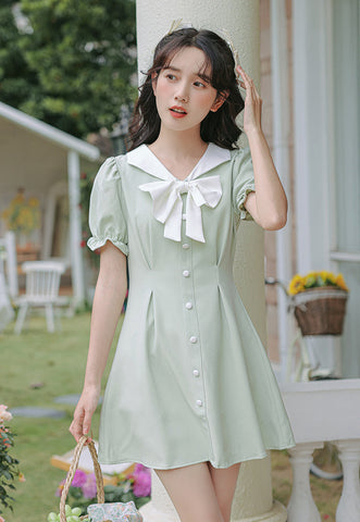 Süßes Matrosen-Minikleid mit Knöpfen