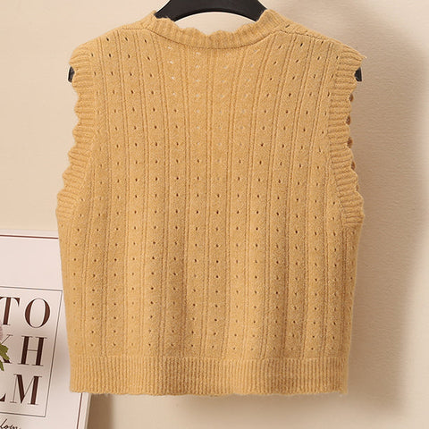 Scallop Trim Vest