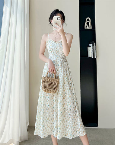 Vestido camisola con cordones y flores de mayo