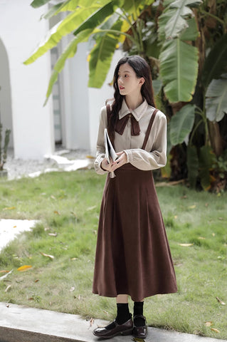 Hosenträgerrock / Bluse aus Cord-Wildleder