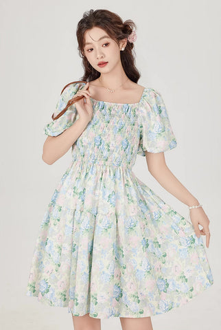 Vestido mini con mangas abullonadas y diseño de jardín de rosas pastel