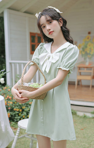 Süßes Matrosen-Minikleid mit Knöpfen