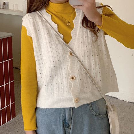 Scallop Trim Vest