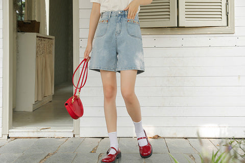 Shorts mit Blumenranken-Stickerei