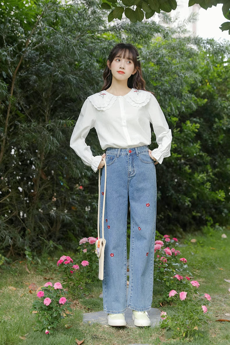 Popping Daisy Embroidered Jeans