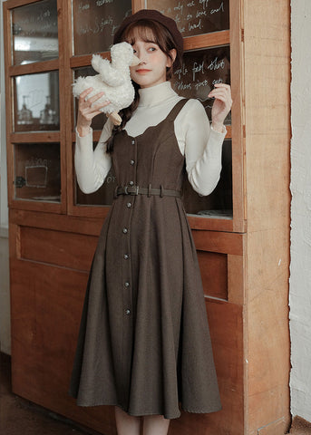 Camisole-Kleid mit Muschelsaum und Knopfleiste