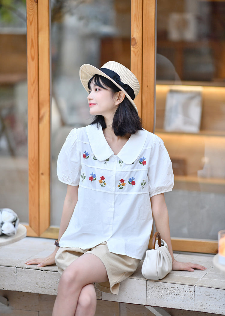 Retro Floral Embroidered Blouse