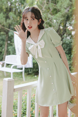 Süßes Matrosen-Minikleid mit Knöpfen