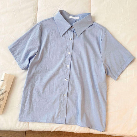 Camisa con botones de caramelo