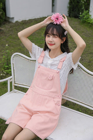 Kurzer Overall mit Herzmotiv