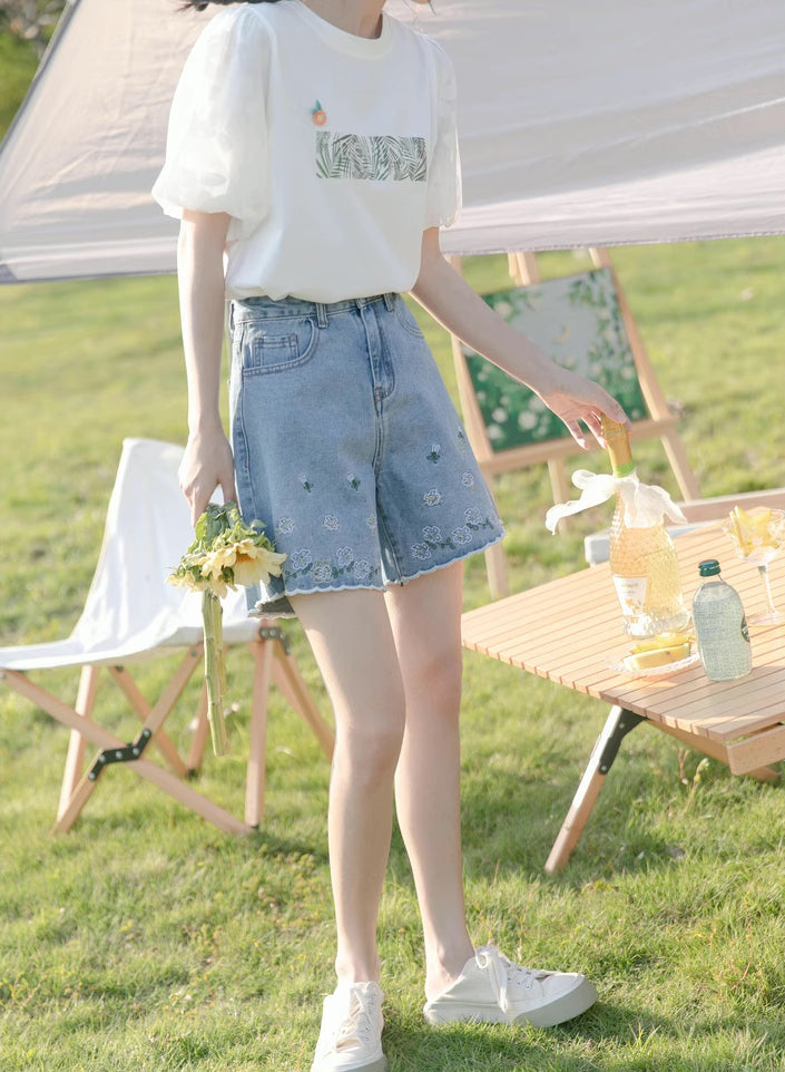 Dancing Flowers Embroidered Shorts