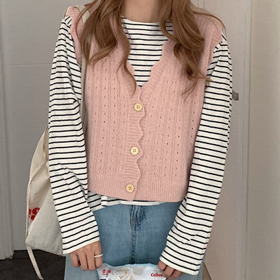 Scallop Trim Vest