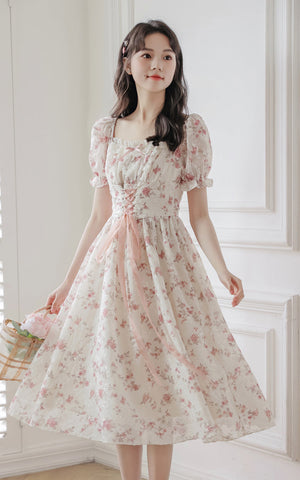 Vestido con encaje de flor de cerezo