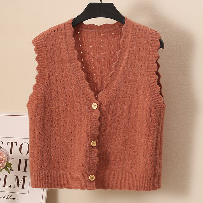 Scallop Trim Vest