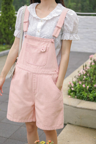 Kurzer Overall mit Herzmotiv