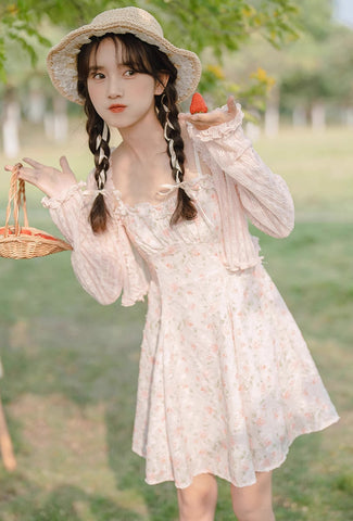 Vestido mini de tirantes con rosa descolorido