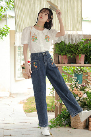 Country Daisy Embroidered Pocket Jeans