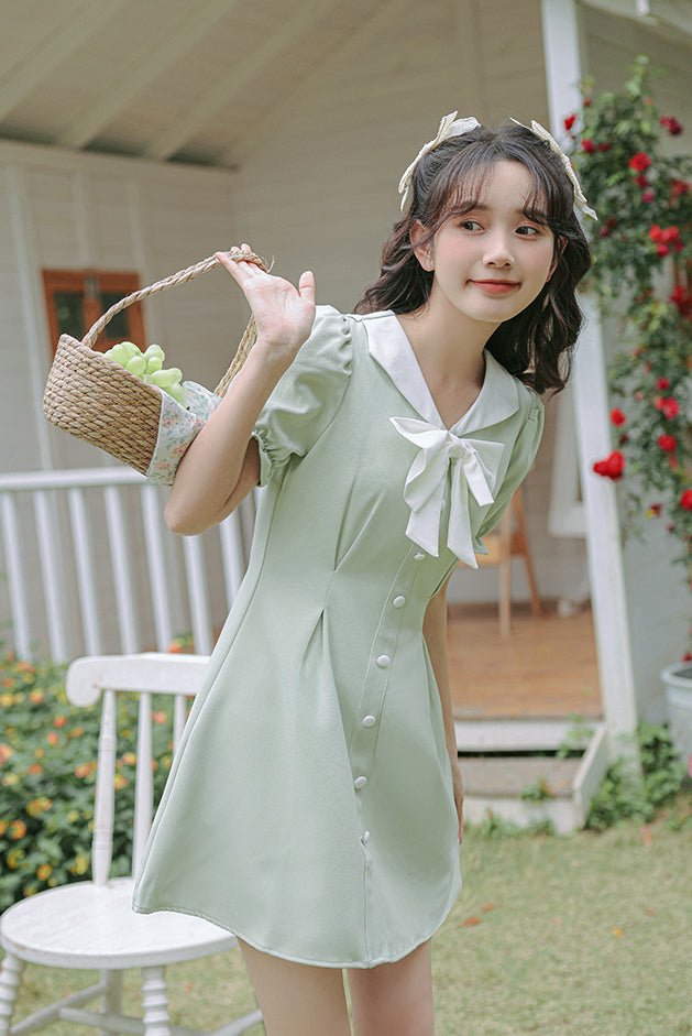 Süßes Matrosen-Minikleid mit Knöpfen