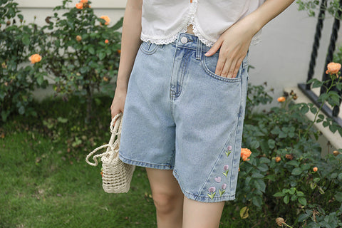 Tulip Tips Embroidered Shorts