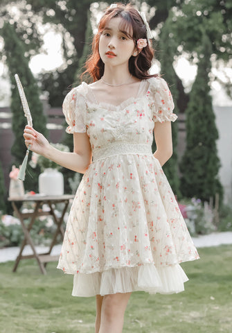 Vestido mini con enagua de rosas delicadas