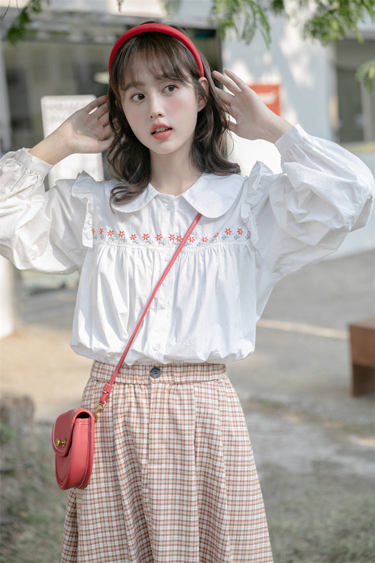 Camisa con botones y bordado de cadena de margaritas