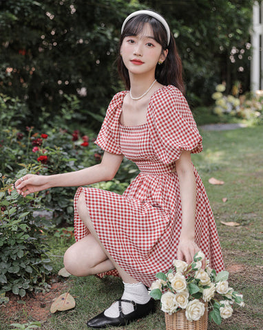 Minikleid mit Vichy-Karomuster und Puffärmeln