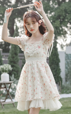 Vestido mini con enagua de rosas delicadas