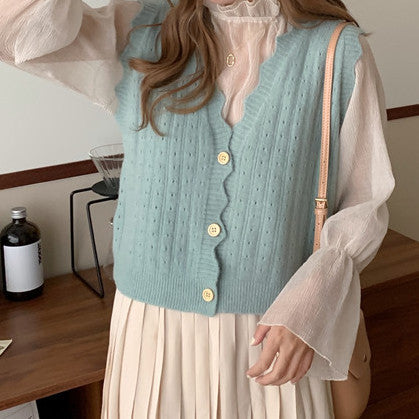 Scallop Trim Vest