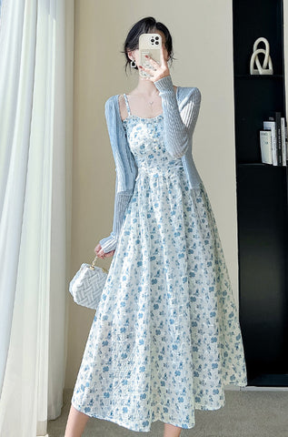 Vestido camisola con cordones y flores de mayo