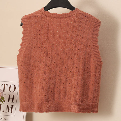 Scallop Trim Vest
