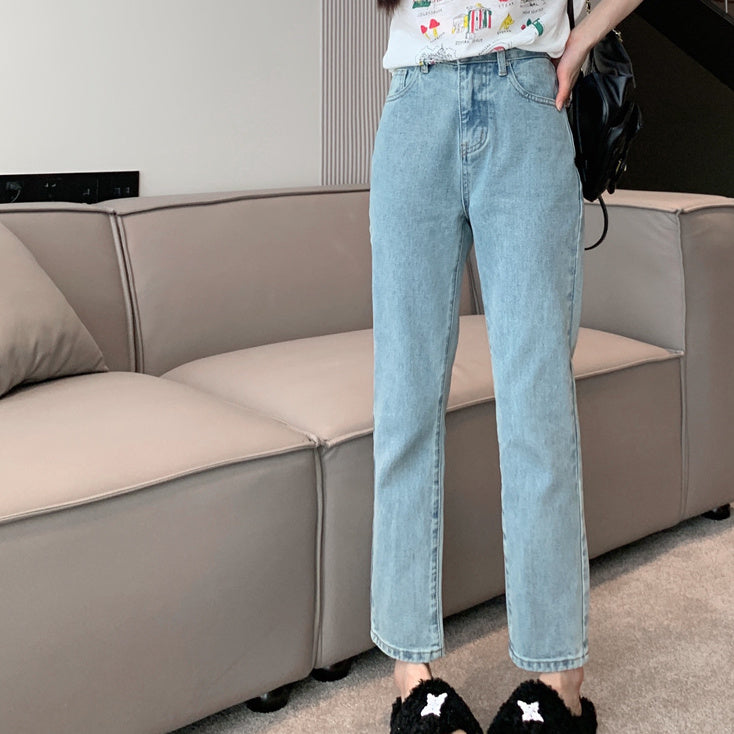 Jeans mom con bordado de hongos