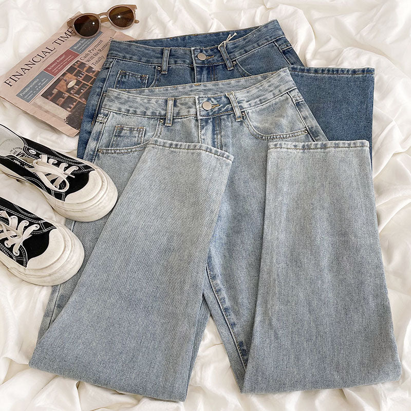 Jeans mom con bordado de hongos