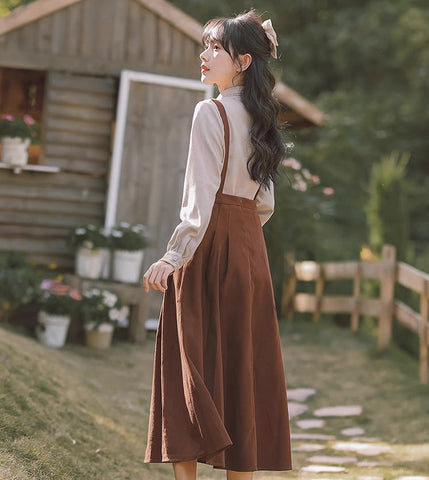 Hosenträgerrock / Bluse aus Cord-Wildleder