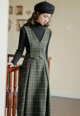 Vestido tipo pichi con chaleco a cuadros