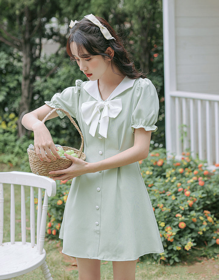 Süßes Matrosen-Minikleid mit Knöpfen