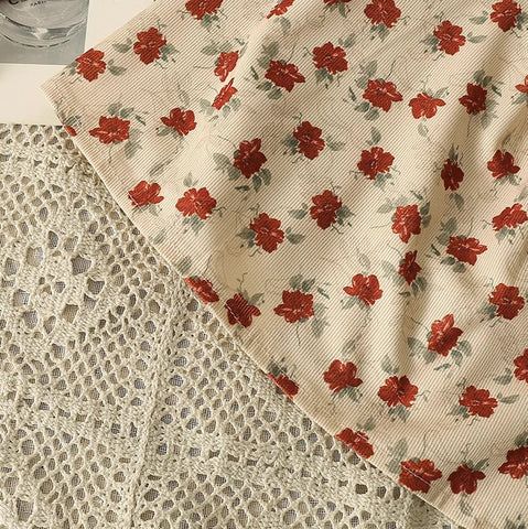 Camisole-Midikleid mit Blumenmuster und Schnürung