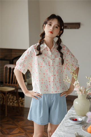 Camisa corta con botones de conejito rosa
