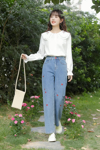 Popping Daisy Embroidered Jeans