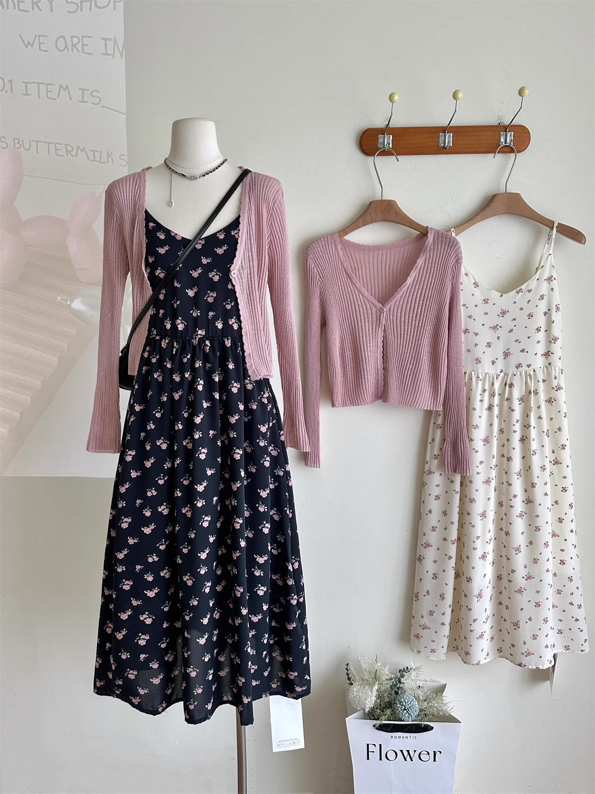 Vestido midi de tirantes con estampado floral ruborizado